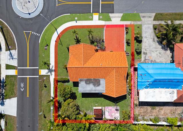 Property at 1501 11th St, West Palm Beach, FL 33401, 3 beds, 2 baths