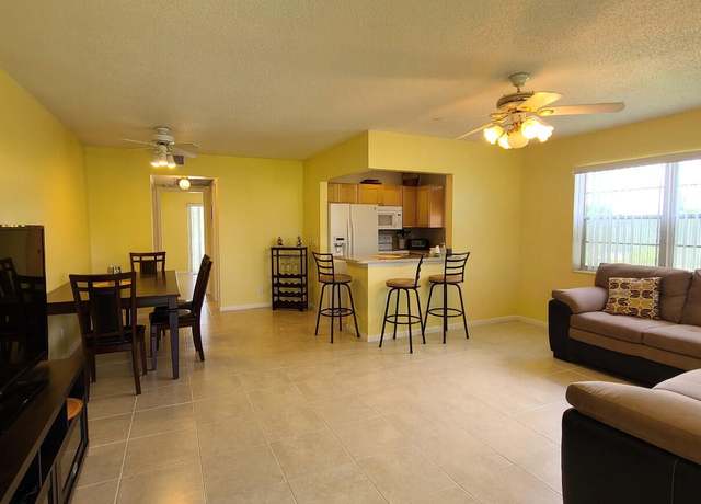 Property at 133 Camden F, West Palm Beach, FL 33417, 1 bed, 1.5 baths