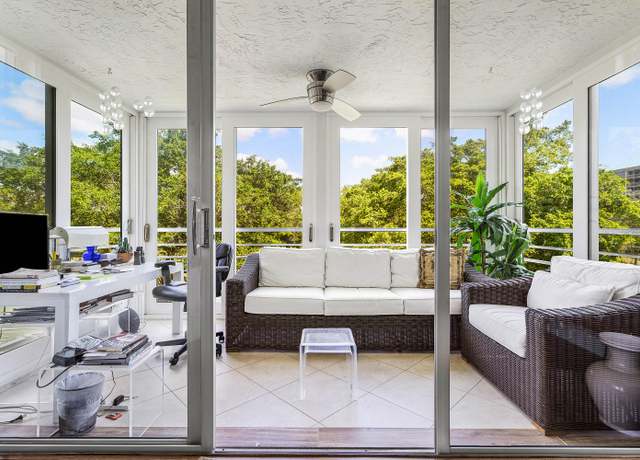 Property at 4015 W Palm Aire Dr #403, Pompano Beach, FL 33069, 3 beds, 2.5 baths