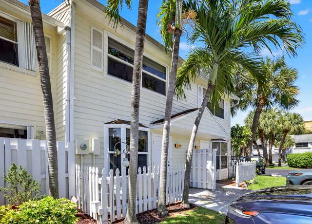 Property at 2599 NE 15th St, Pompano Beach, FL 33062, 2 beds, 2.5 baths