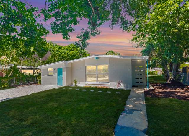Property at 313 S 21st St, Fort Pierce, FL 34950, 3 beds, 2 baths