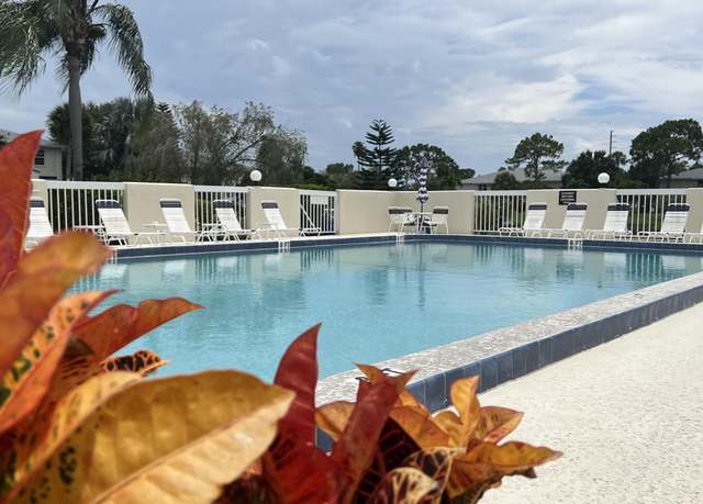 Property at 1532 SE Royal Green Cir #201, Port Saint Lucie, FL 34952, 3 beds, 2 baths
