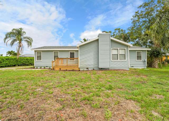 Property at 1701 SE Floresta Dr, Port Saint Lucie, FL 34983, 3 beds, 2 baths