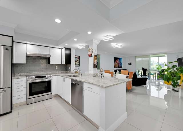 Property at 7210 Lake Circle Dr #206, Margate, FL 33063, 2 beds, 2 baths