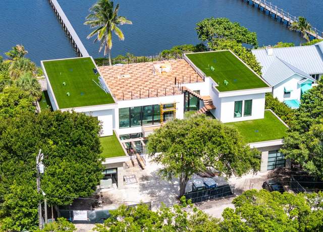 Property at 1422 SE Atlantic Dr, Lantana, FL 33462, 7 beds, 8.5 baths