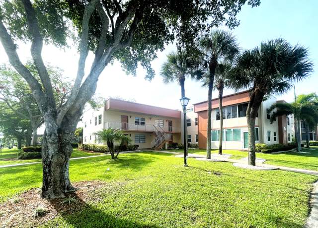 Property at 222 Piedmont E, Delray Beach, FL 33484, 2 beds, 2 baths
