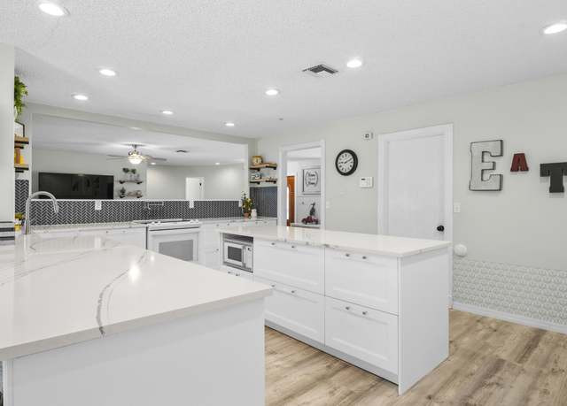 Property at 4560 Brandywine Dr, Boca Raton, FL 33487, 4 beds, 2 baths