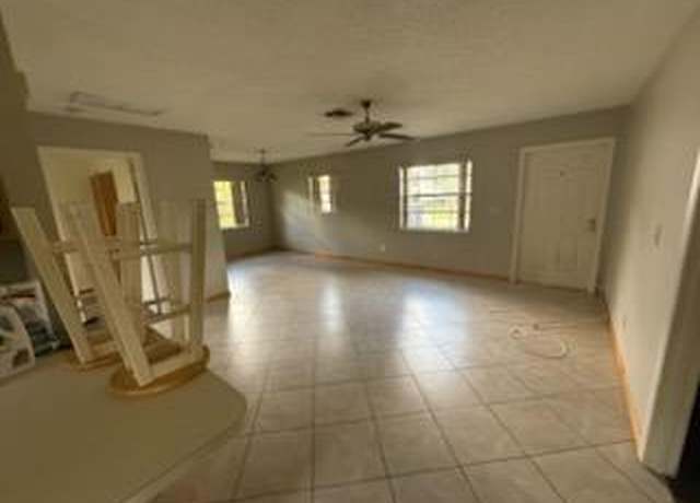 Property at 4880 SE 44th St, Okeechobee, FL 34974, 2 beds, 2 baths