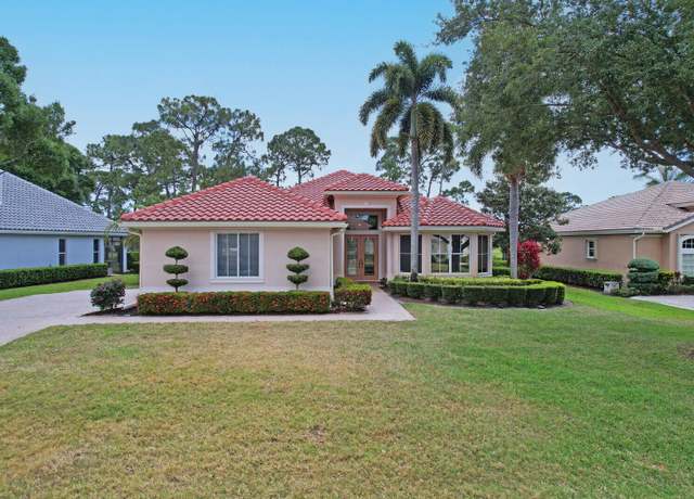 Property at 8120 Links Way, Port Saint Lucie, FL 34986, 2 beds, 2.5 baths
