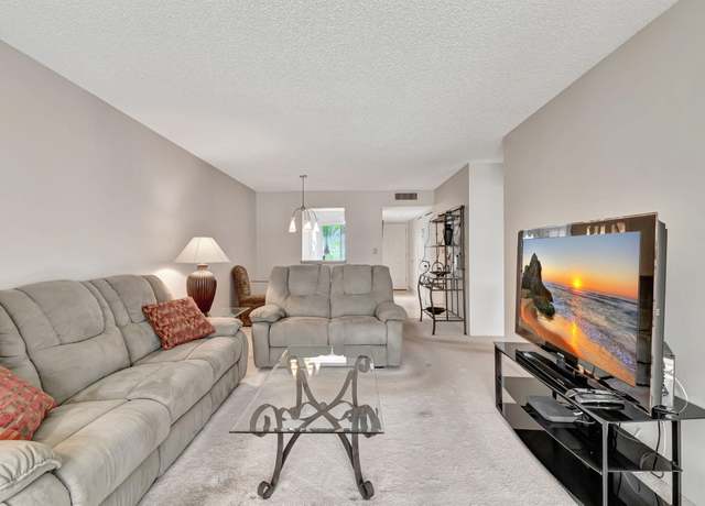 Property at 6795 Huntington Ln #107, Delray Beach, FL 33446, 2 beds, 2 baths