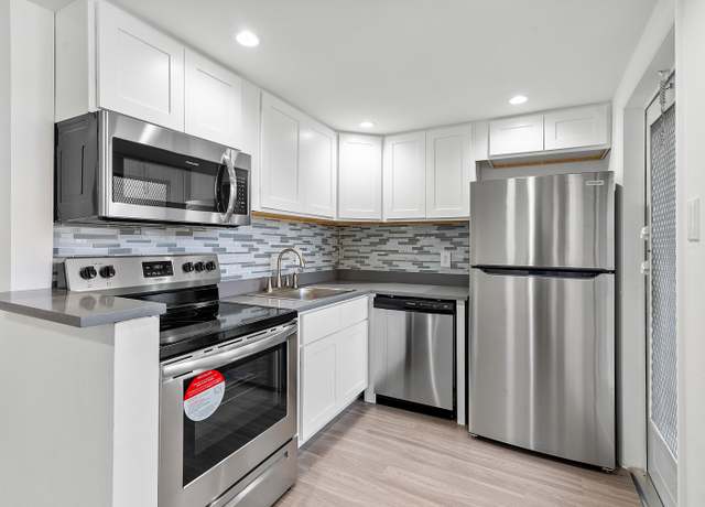 Property at 2191 NE 1st Ct #104, Boynton Beach, FL 33435, 1 bed, 1.5 baths