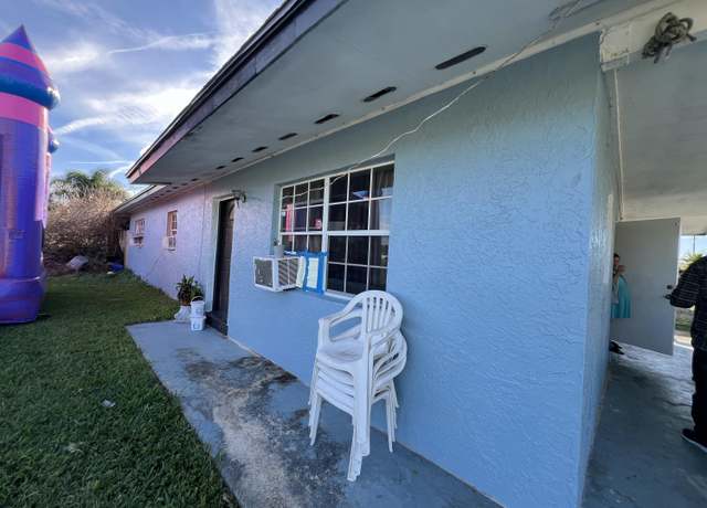 Property at 117 Academy Dr, Fort Pierce, FL 34946, 3 beds, 1 bath