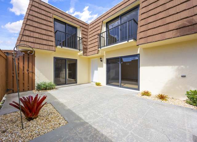 Property at 3900 County Line Rd Unit 10b, Tequesta, FL 33469, 2 beds, 2.5 baths