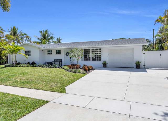 Property at 8 Willow Rd, Tequesta, FL 33469, 3 beds, 2 baths