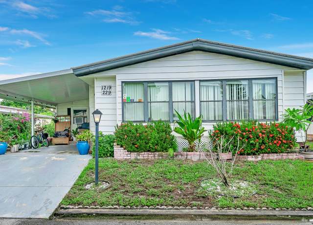 Property at 1219 Cathy Dr Lot 229, West Palm Beach, FL 33409, 3 beds, 2 baths