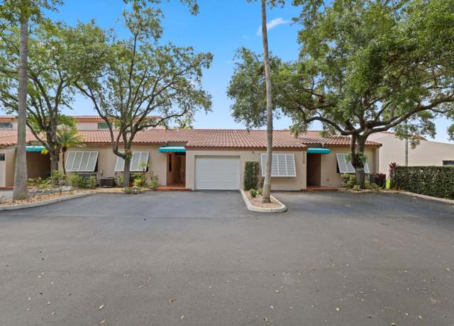 Property at 8420 Rednock Ln, Miami Lakes, FL 33016, 4 beds, 4 baths