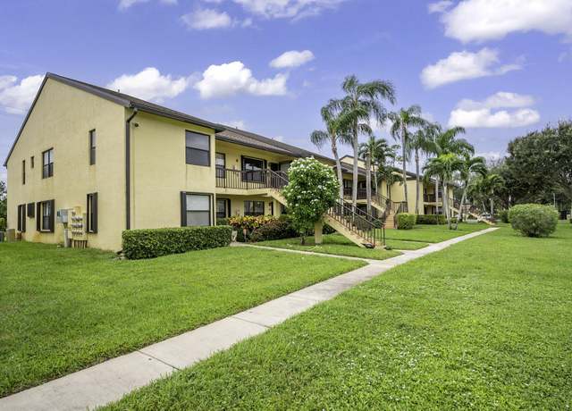 Property at 4712 Lucerne Lakes Blvd #102, Lake Worth, FL 33467, 2 beds, 2.5 baths