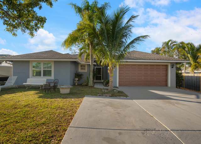 Property at 7600 Cocoanut Dr, Lake Worth, FL 33467, 3 beds, 2 baths