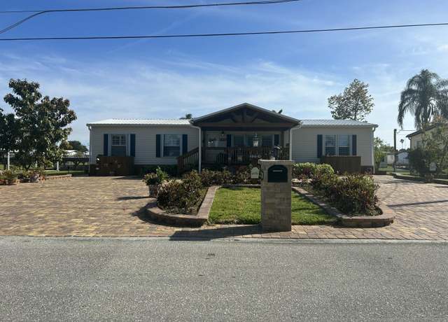 Property at 2004 SE 30th St, Okeechobee, FL 34974, 4 beds, 2 baths