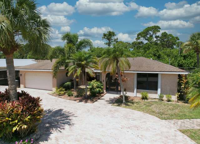 Property at 4811 Seagrape Dr, Fort Pierce, FL 34982, 3 beds, 2 baths