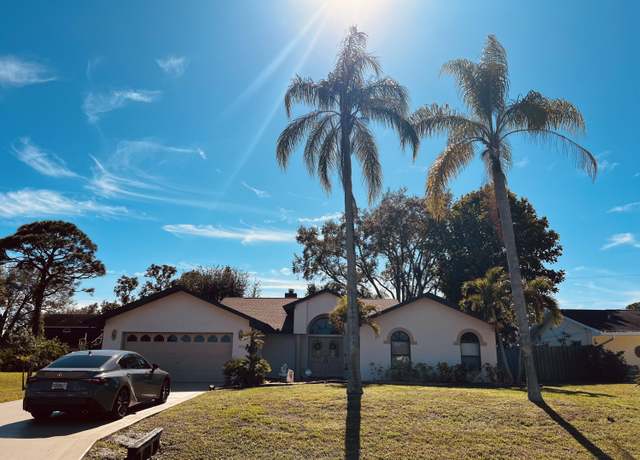 Property at 326 NE Genesee Ave, Port Saint Lucie, FL 34983, 3 beds, 3 baths