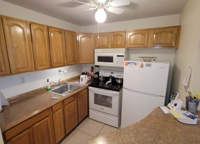 Property at 59 Andover C, West Palm Beach, FL 33417, 1 bed, 1 bath