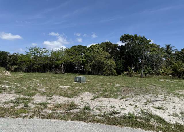 Property at 610 Lucky Ln, Delray Beach, FL 33444