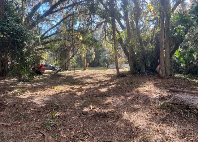Property at 600 Boyleston St, Interlachen, FL 32148