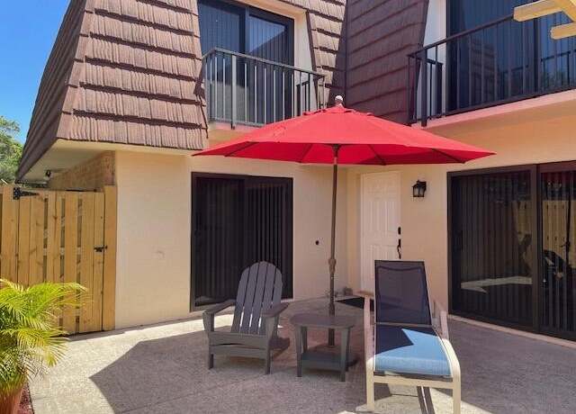 Property at 1908 19th Ln, Palm Beach Gardens, FL 33418, 3 beds, 2.5 baths