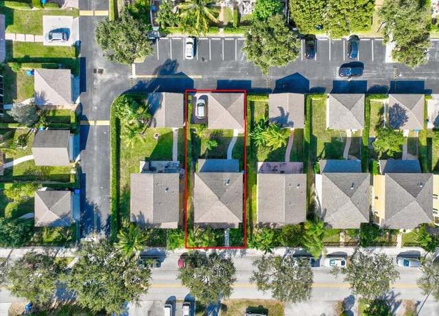 Property at 541 W Branch St, Lantana, FL 33462, 3 beds, 2.5 baths