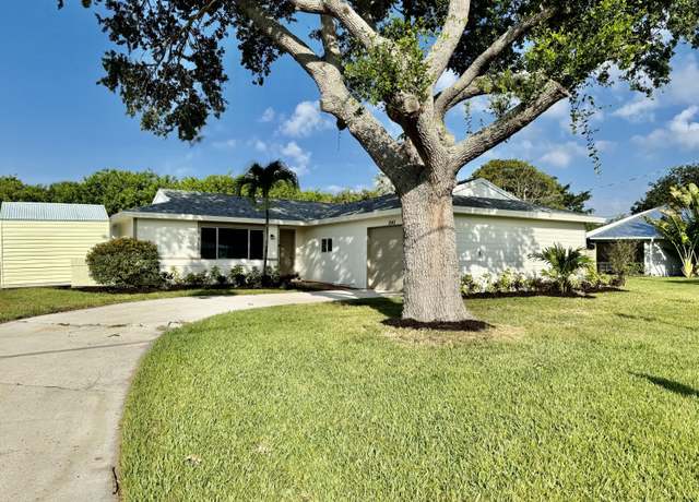 Property at 2143 4th Ct SE, Vero Beach, FL 32962, 3 beds, 2 baths