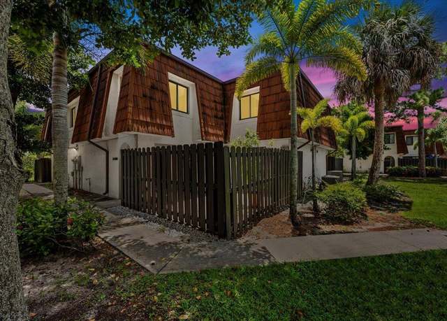 Property at 2220 White Pine Cir Unit B, Greenacres, FL 33415, 3 beds, 2.5 baths