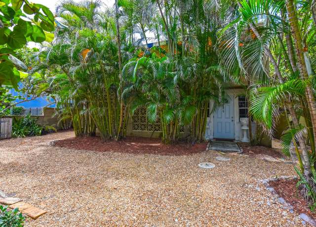 Property at 126 Peruvian Ave, Palm Beach, FL 33480, 7 beds, 7 baths
