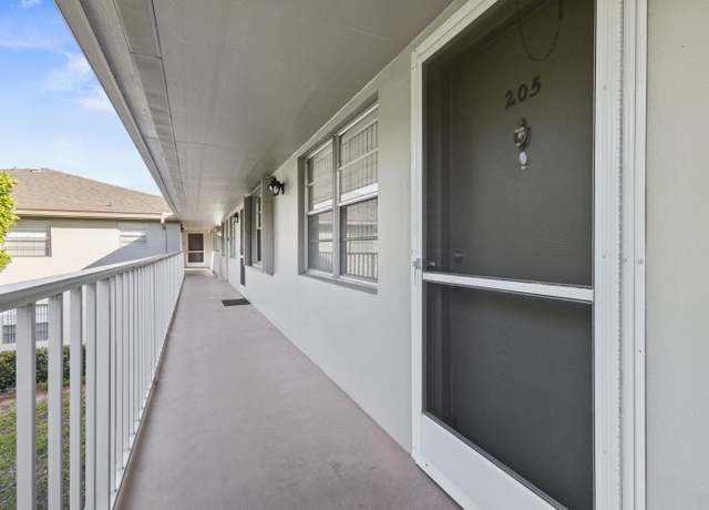 Property at 29 Lake Vista Trl #205, Port Saint Lucie, FL 34952, 1 bed, 1.5 baths