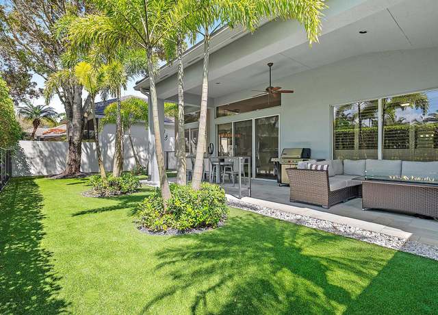 Property at 10740 Grande Blvd, West Palm Beach, FL 33412, 3 beds, 2 baths