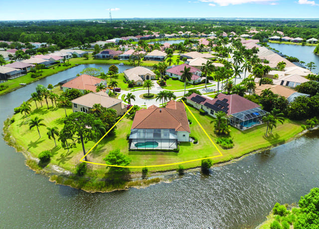 Property at 826 SW Marsh Harbor Bay, Port Saint Lucie, FL 34986, 4 beds, 4 baths
