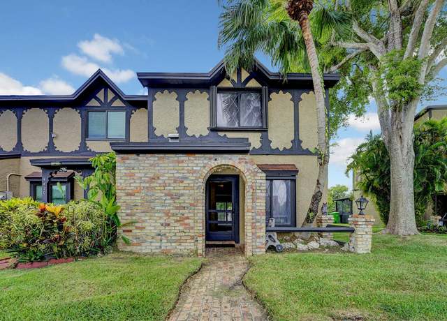Property at 4418 NW 92nd Way, Sunrise, FL 33351, 2 beds, 2.5 baths