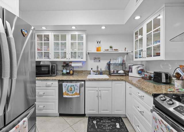 Property at 9845 Pineapple Tree Dr #108, Boynton Beach, FL 33436, 2 beds, 2 baths