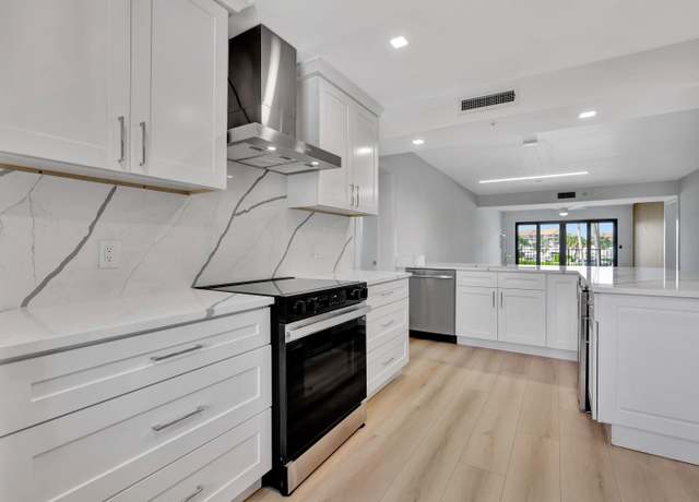 Property at 501 Seafarer Cir #204, Jupiter, FL 33477, 2 beds, 2 baths