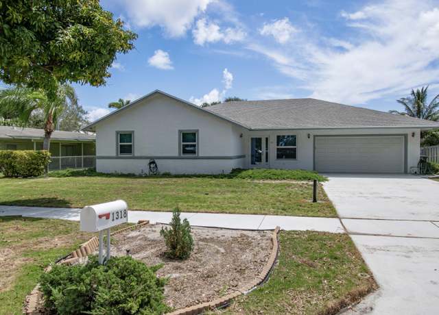 Property at 1318 NW 2nd Cir, Boca Raton, FL 33432, 3 beds, 2 baths