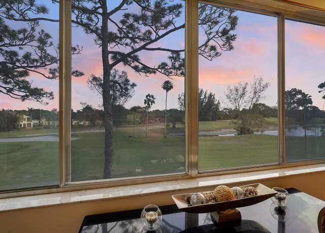 Property at 6698 10th Ave N #320, Lake Worth, FL 33467, 3 beds, 2 baths