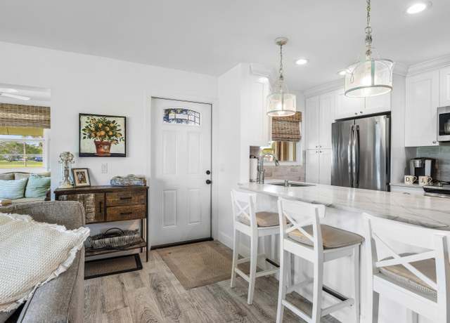 Property at 1045 Circle Ter E Unit D, Delray Beach, FL 33445, 2 beds, 2 baths