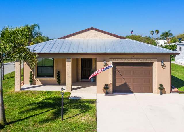 Property at 2 Camino Del Rio, Port Saint Lucie, FL 34952, 2 beds, 2 baths