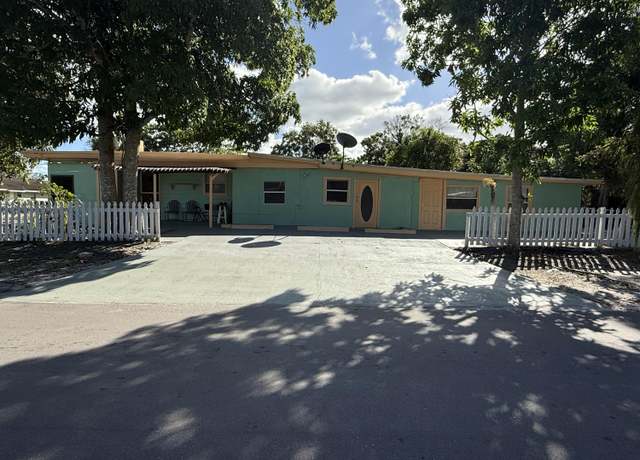 Property at 123 N 29th St, Fort Pierce, FL 34947, 7 beds, 5 baths