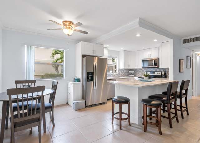 Property at 676 Saxony O, Delray Beach, FL 33446, 2 beds, 2 baths