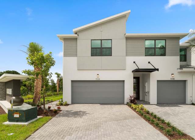 Property at 7034 Channing Ave, Lake Worth, FL 33467, 3 beds, 2.5 baths