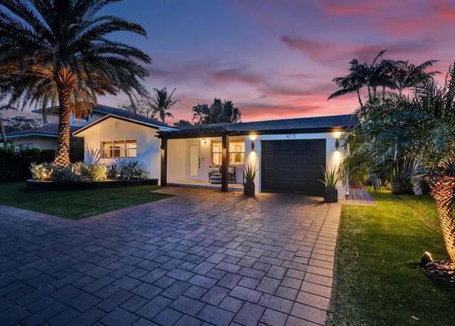 Property at 913 S Lakeside Pl, Lantana, FL 33462, 3 beds, 3 baths
