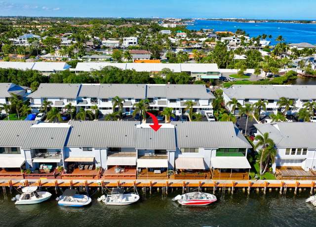 Property at 732 NE 12th Ter #6, Boynton Beach, FL 33435, 2 beds, 2.5 baths
