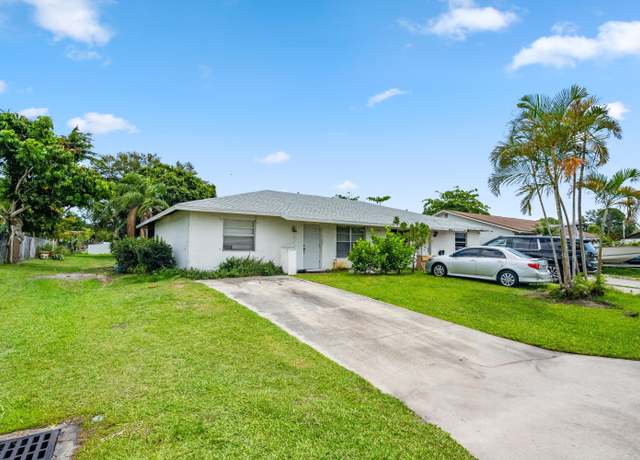 Property at 4527 SE Salvatori Rd, Stuart, FL 34997, 4 beds, 4 baths