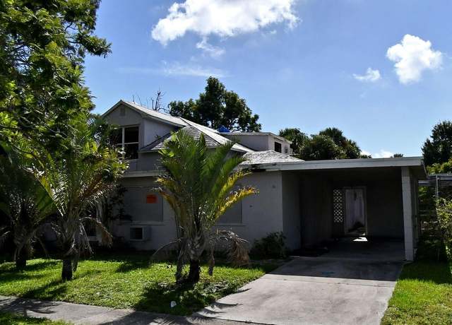 Property at 1016 Mayflower Rd, Fort Pierce, FL 34950, 4 beds, 3 baths